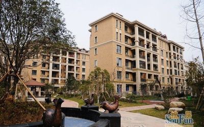 卧龙丽景湾,卧龙丽景湾一期建成年代