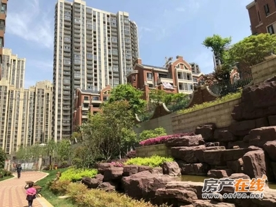 龙城香榭里花园,龙城香榭里花园几路公交车