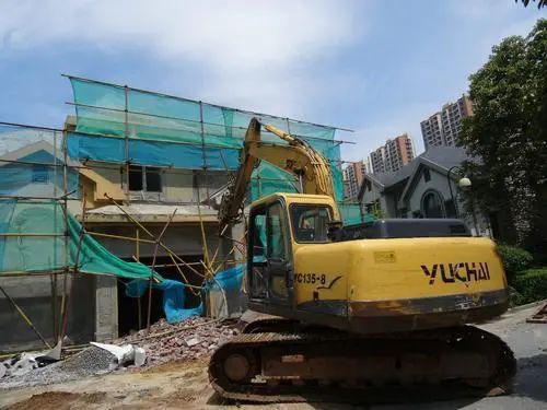 没房产证怎么算违建呢